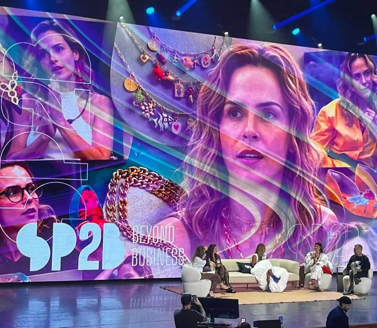 Ana Paula Renault e empreendedores brasileiros em painel sobre visibilidade e pequenos neg&oacute;cios no SP2B 2026.